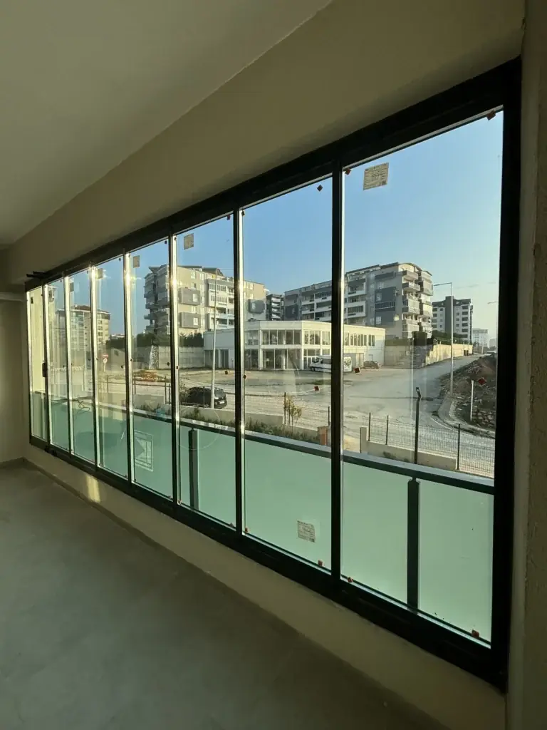 Cam Balkon Temizliği ve Bakımı: Adım Adım Rehber - BalkonArt uygulama örneği
