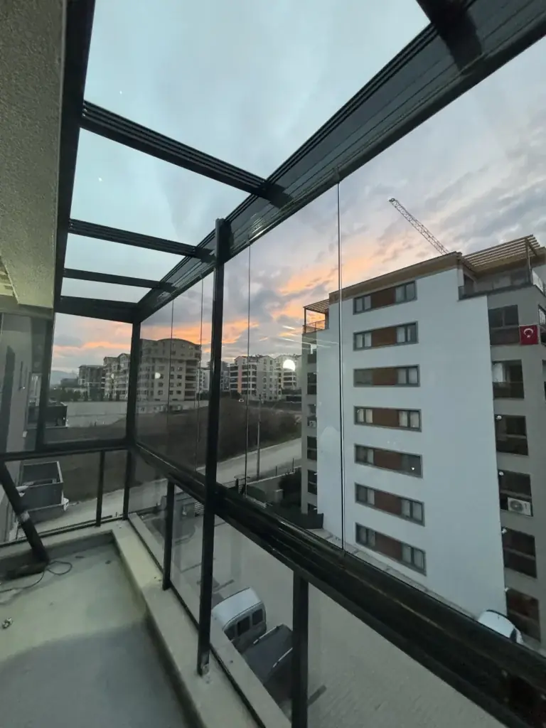Bursa'da Site ve Apartmanlarda Toplu Cam Balkon Nasıl Yapılır? - BalkonArt uygulama örneği
