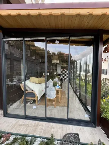 Sürme cam balkon, açık hava oturma alanı